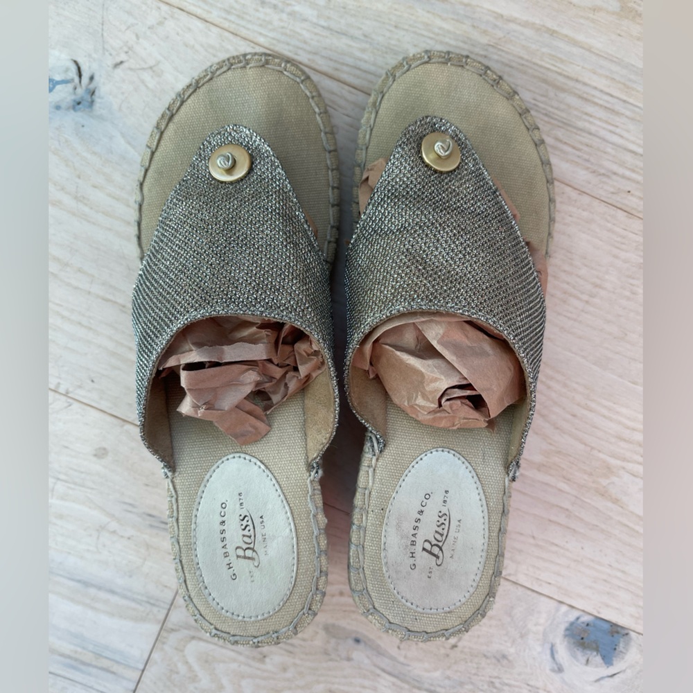 Bass size 7.5 metallic wedges.